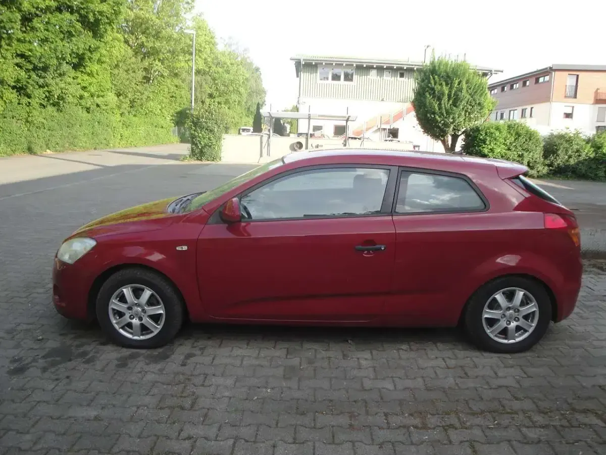 Gebraucht Kia ProCeed 105 PS (77 kW) 2008 Rot Kleinwagen
