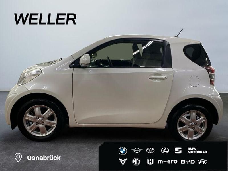 Gebraucht Toyota iQ Basis 68 PS (50 kW) 2012 Weiss Kleinwagen