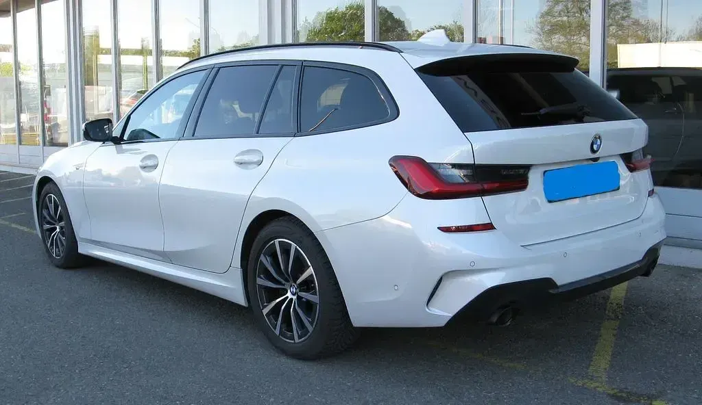 Gebraucht BMW 320 M Sport 190 PS (139 kW) 2021 Weiß Kombi