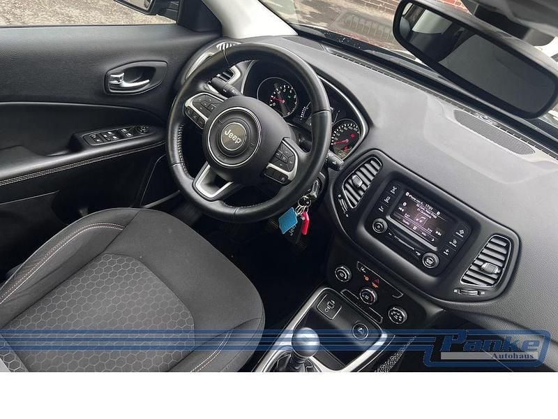 Gebraucht Jeep Compass Sport 140 PS (102 kW) 2017 Grau SUV