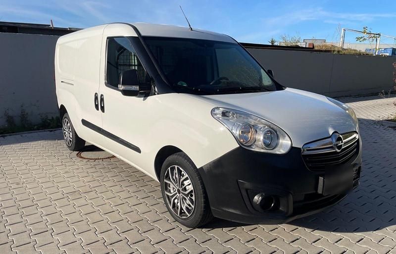 Weiß Gebraucht 2018 Opel Combo Van / Kleinbus | 6.999 € (Fairer Preis) - Bild 1/4