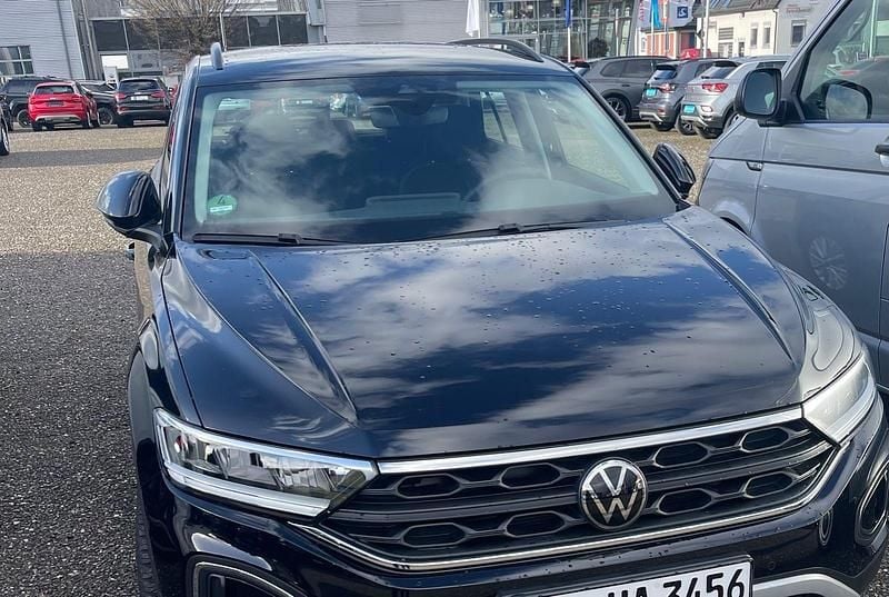 Silber Gebraucht 2023 VW T-Roc Life SUV | 21.200 € (Fairer Preis) - Bild 1/3