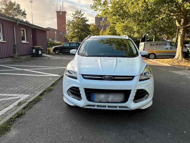 Weiß Gebraucht 2014 Ford Kuga SUV | 9.950 € - Bild 1/4