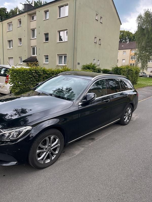 Schwarz Gebraucht 2016 Mercedes C220 Kombi | 13.800 € (Guter Preis) - Bild 1/4