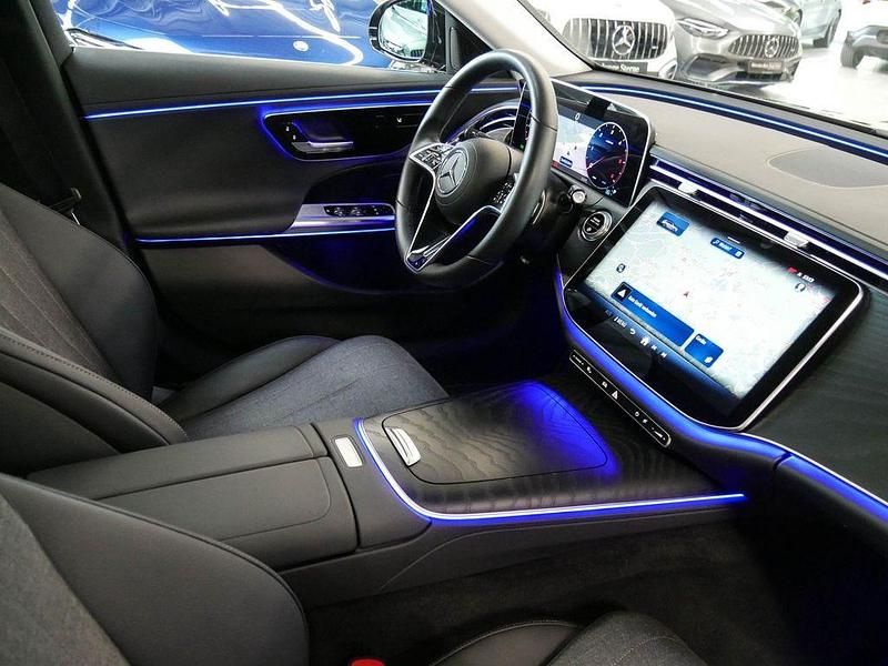 Gebraucht Mercedes E220 Avantgarde 197 PS (144 kW) 2024 Schwarz Kombi