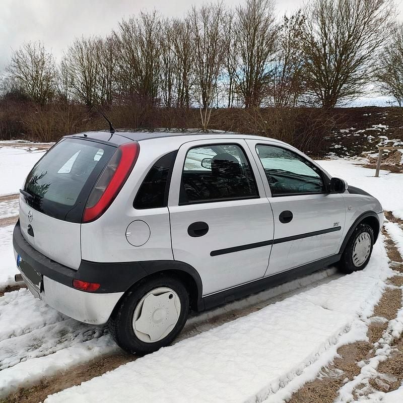 Gebraucht Opel Corsa 75 PS (55 kW) 2003 Silber Kleinwagen