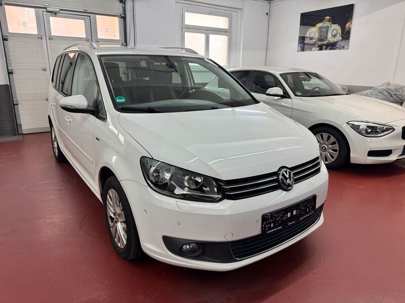 Weiß Gebraucht 2013 VW Touran Life Van / Kleinbus | 7.800 € (Fairer Preis) - Bild 1/4