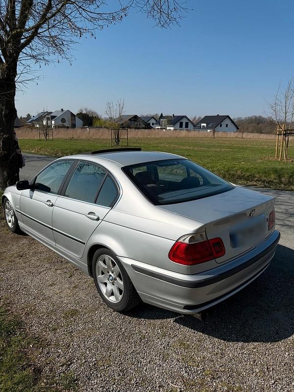 Gebraucht BMW 320 Basis 150 PS (110 kW) 1998 Limousine