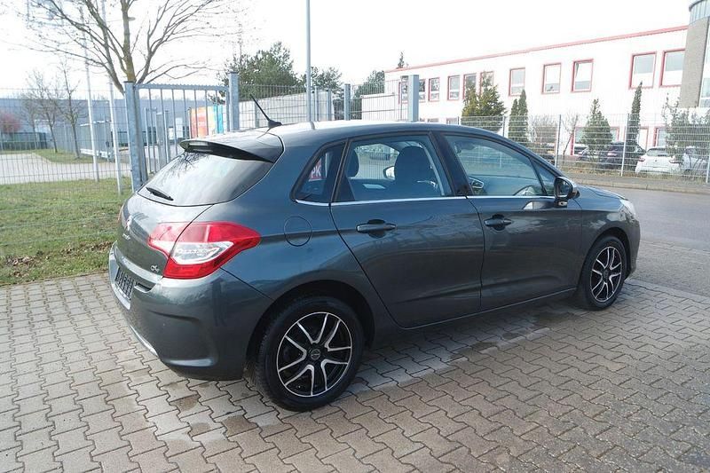 Gebraucht Citroën C4 SELECTION 114 PS (83 kW) 2014 Grau Limousine
