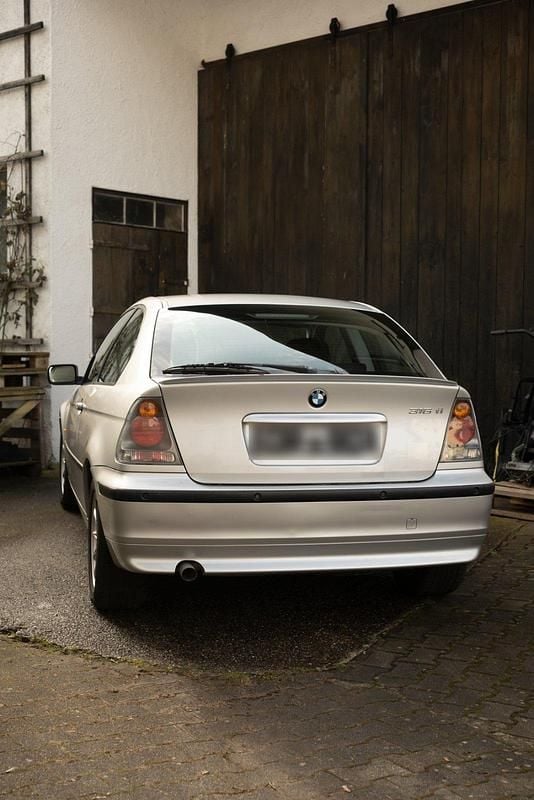 Gebraucht BMW 316 Compact 116 PS (85 kW) 2001 Silber Kleinwagen