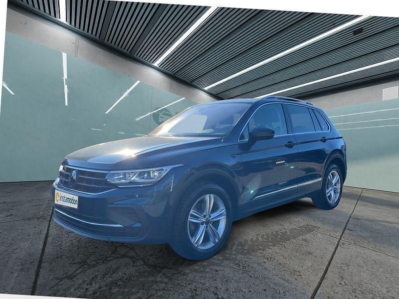 Blau Gebraucht 2023 VW Tiguan SUV | 40.999 € (Etwas zu teuer) - Bild 1/4