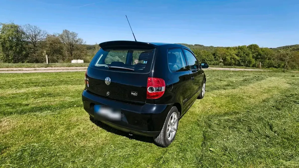 Gebraucht VW Fox Style 60 PS (44 kW) 2011 Schwarz Kleinwagen