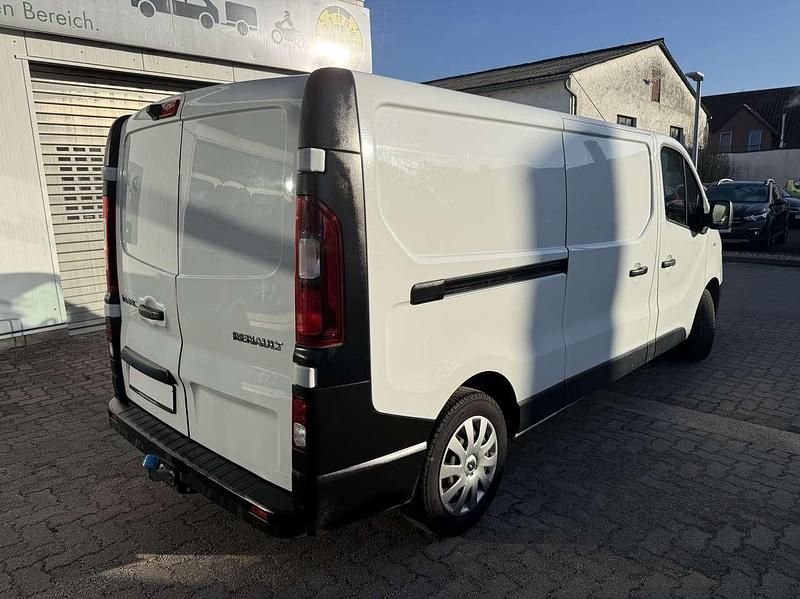 Gebraucht Renault Trafic Komfort 125 PS (91 kW) 2019 Gletscherweiss Van / Kleinbus