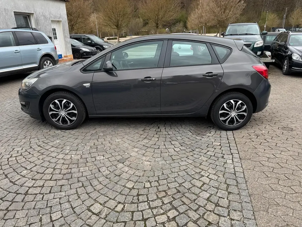 Occasion Opel Astra Selection 87 ch (63 kW) 2012 Gris Berline