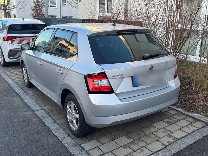 Gebraucht Skoda Fabia Joy 90 PS (66 kW) 2017 Silber Kleinwagen