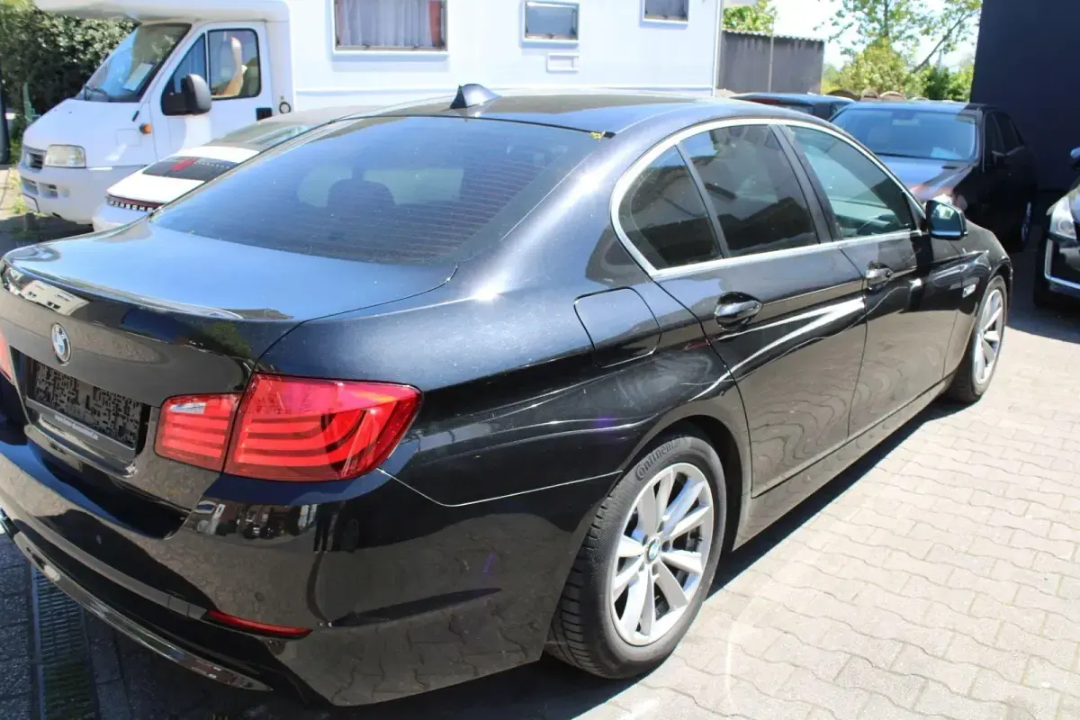 Usata BMW 525 204 CV (150 kW) 2011 Nero Berlina