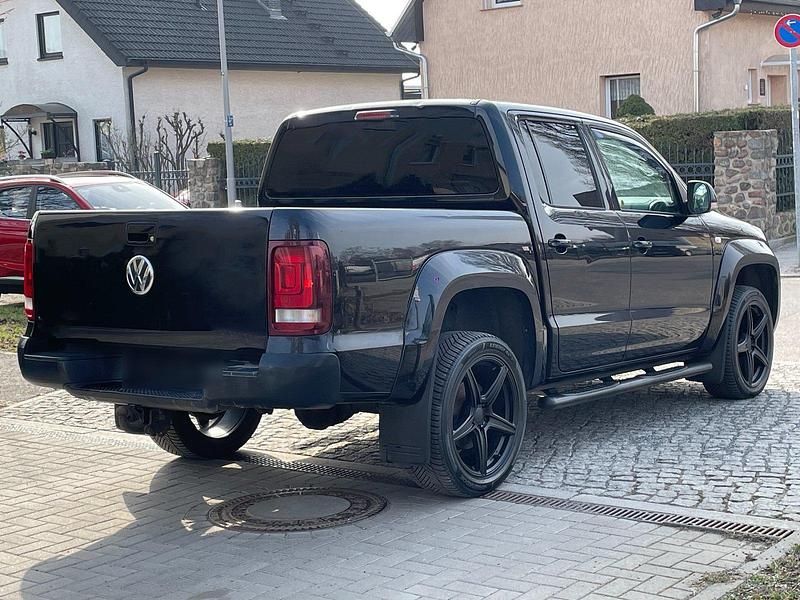 Gebraucht VW Amarok Highline 179 PS (131 kW) 2015 Schwarz Pickup