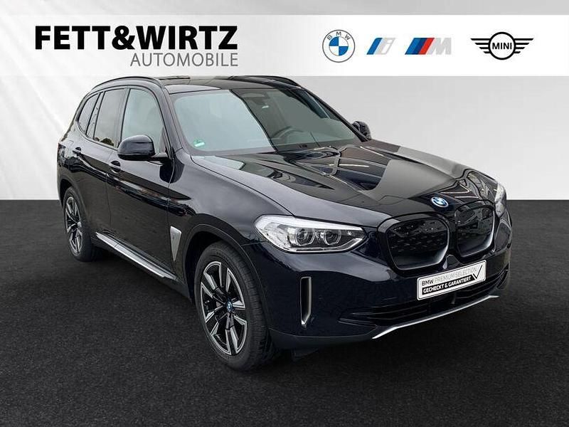 Carbonschwarz metallic Gebraucht 2021 BMW iX3 Shadowline SUV | 34.690 € (Fairer Preis) - Bild 1/3
