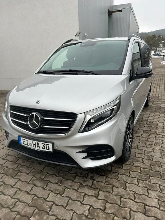 Gebraucht Mercedes V250 AMG line 190 PS (139 kW) 2019 Silber Van / Kleinbus