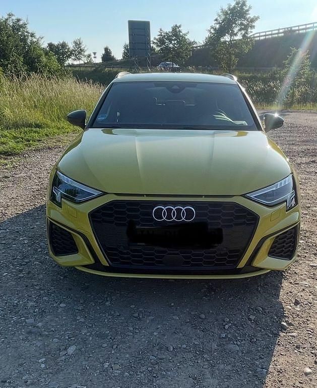 Gebraucht Audi A3 S-Line 150 PS (110 kW) 2024 Gelb Limousine