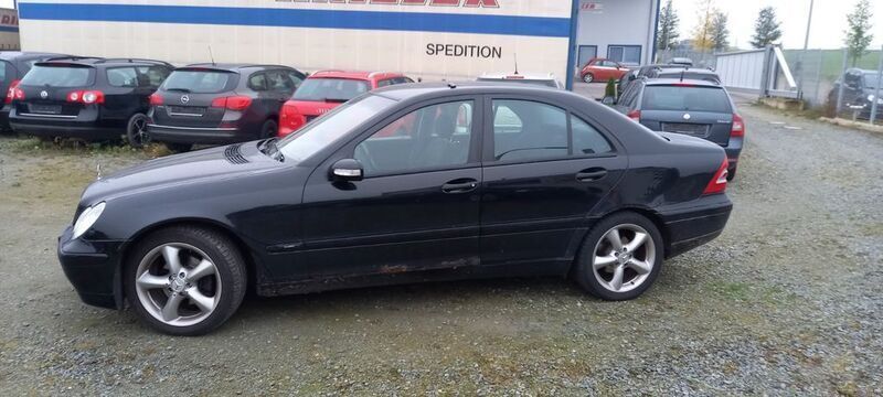 Gebraucht Mercedes C180 143 PS (105 kW) 2005 Schwarz Limousine