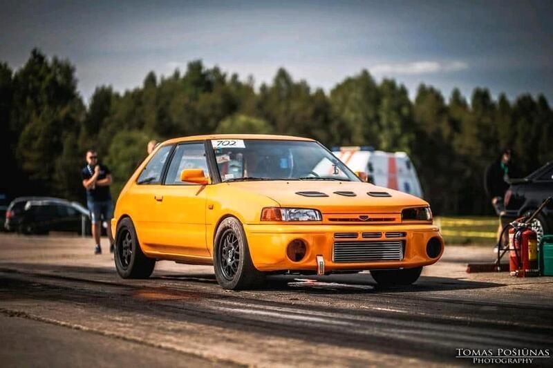 Orange Gebraucht 1990 Mazda 323 Coupé | 25.000 € - Bild 1/4