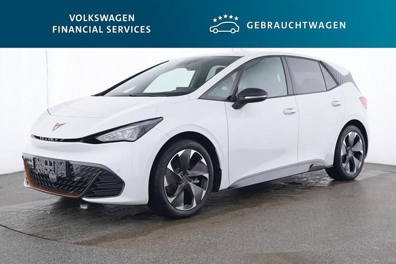 Weiß Gebraucht 2023 Cupra Born e-Boost Kleinwagen | 26.139 € (Guter Preis) - Bild 1/4