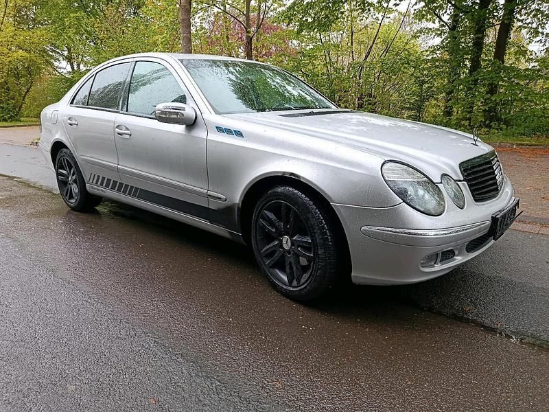 Second-hand Mercedes E280 190 CP (139 kW) 2004 Argintiu Berlinǎ