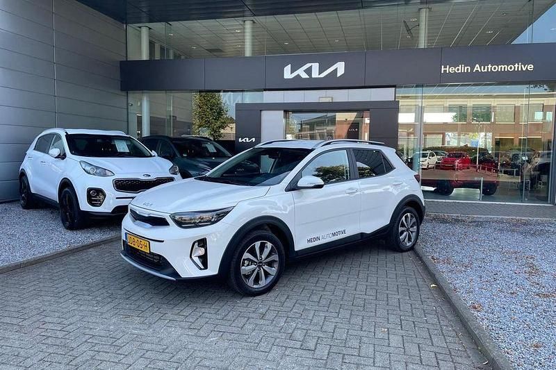 Gebraucht Kia Stonic 101 PS (74 kW) 2025 Weiß SUV