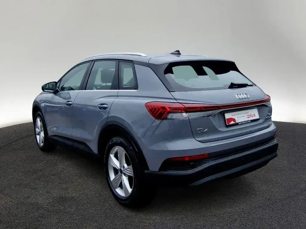 Gebraucht Audi e-tron Comfort 125 kW (170 PS) 2023 Kieselgrau SUV