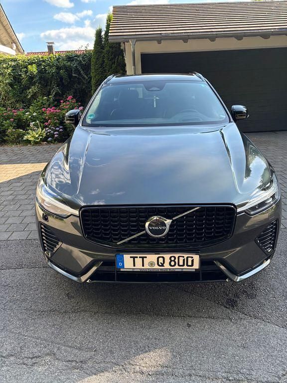 Grau Gebraucht 2021 Volvo XC60 R-Design SUV | 36.900 € (Teuer) - Bild 1/4