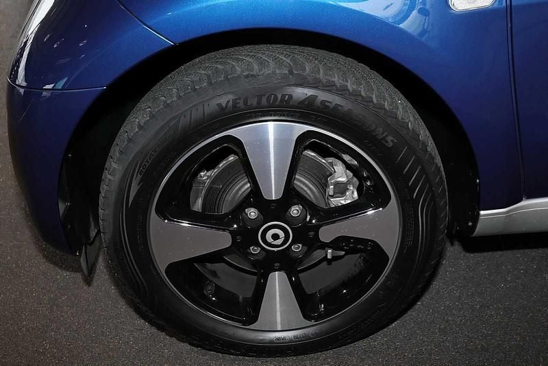 Gebraucht Smart ForTwo Coupé Passion 60 kW (82 PS) 2021 Bodypanels in midnight blue (met Kleinwagen