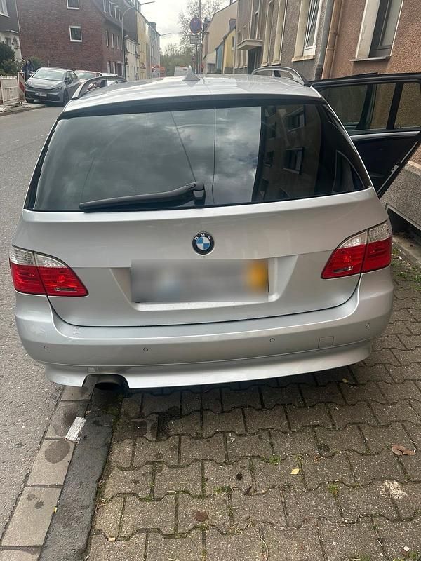 Gebraucht BMW 520 183 PS (134 kW) 2009 Grau Kombi