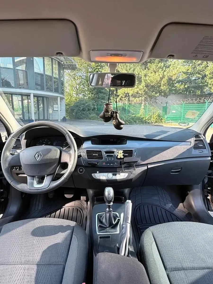 Gebraucht Renault Laguna III 150 PS (110 kW) 2010 Schwarz Kombi