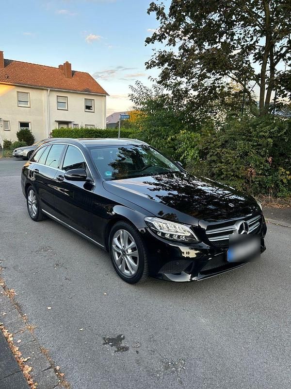 Schwarz Gebraucht 2019 Mercedes C220 Kombi | 15.250 € (Etwas zu teuer) - Bild 1/4