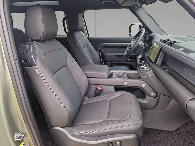 Gebraucht Land Rover Defender SE Dynamic 252 PS (185 kW) 2025 Pangea green SUV