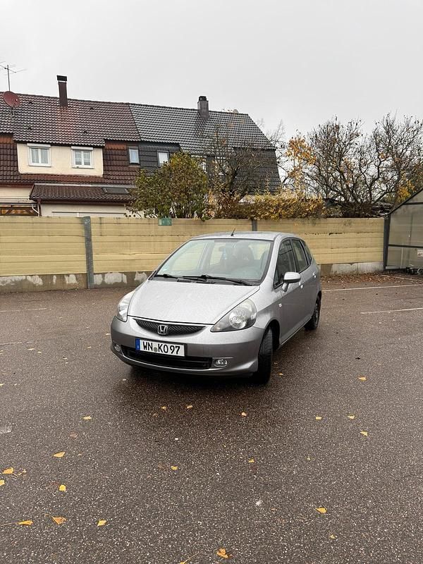 Grau Gebraucht 2008 Honda Jazz Kleinwagen | 2.200 € (Guter Preis) - Bild 1/4