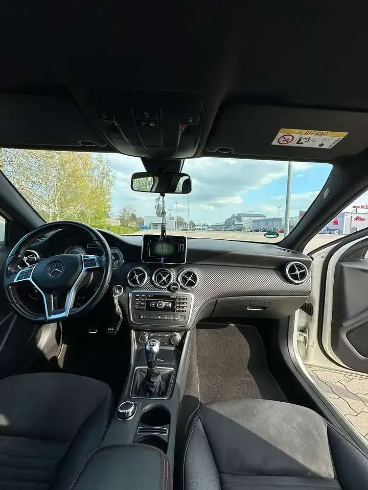 Gebraucht Mercedes A200 136 PS (100 kW) 2015 Weiß Kleinwagen