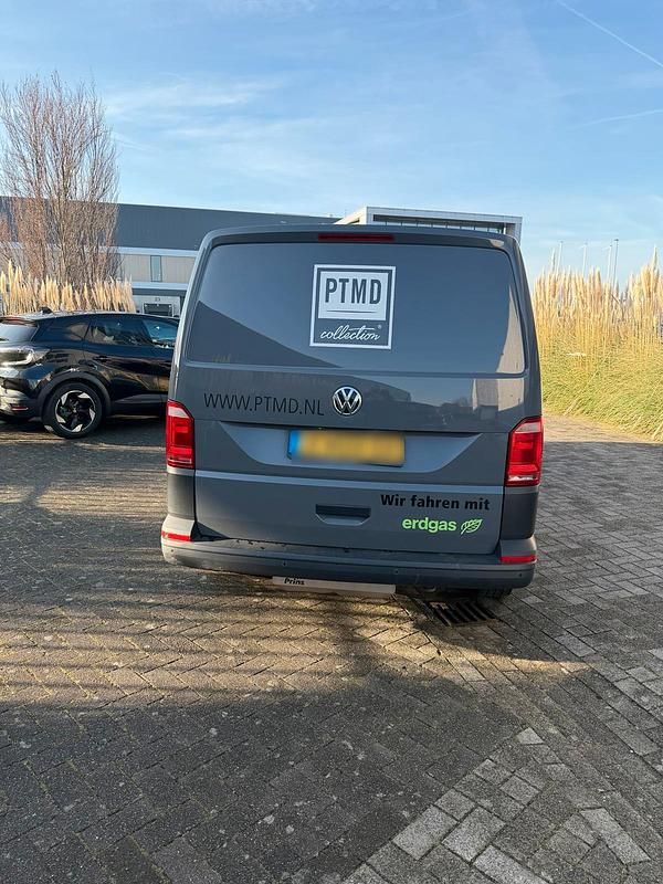 Gebraucht VW Transporter 150 PS (110 kW) 2019 Grau Van