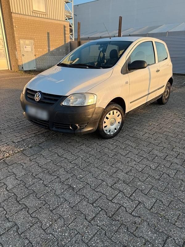 Weiß Gebraucht 2005 VW Fox Basis Kleinwagen | 1.800 € (Teuer) - Bild 1/4