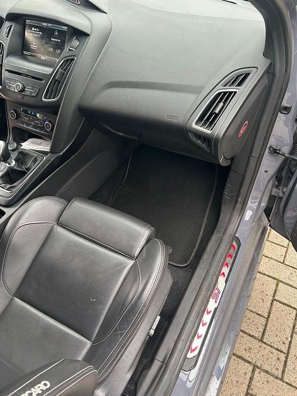 Gebraucht Ford Focus ST 185 PS (136 kW) 2015 Grau Kombi