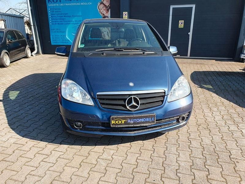 Gebraucht Mercedes A160 Elegance 95 PS (69 kW) 2011 Blau Limousine
