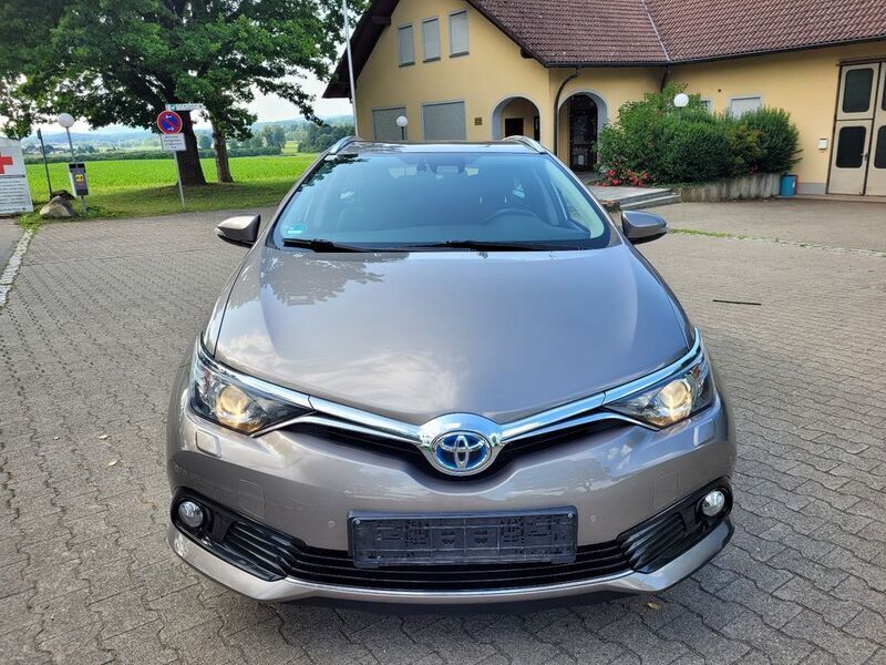 Braun Gebraucht 2015 Toyota Auris Touring Sports Kombi | 9.900 € (Fairer Preis) - Bild 1/4
