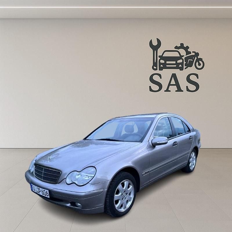 Andere farben Gebraucht 2002 Mercedes C180 Limousine | 4.590 € (Etwas zu teuer) - Bild 1/4