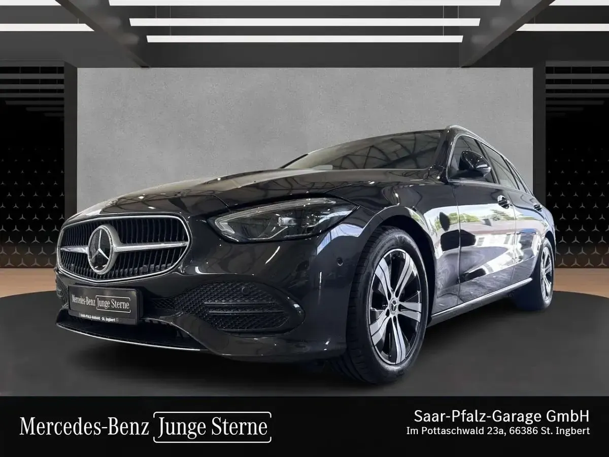 Gebraucht Mercedes C200 Avantgarde 163 PS (119 kW) 2023 Graphitgrau Kombi