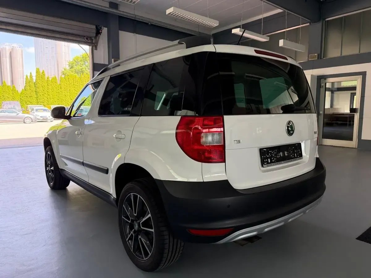 Gebraucht Skoda Yeti Ambition 122 PS (89 kW) 2013 Weiß SUV