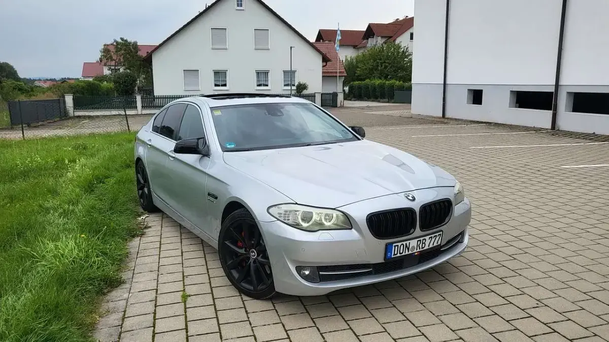 Gebraucht BMW 530 258 PS (189 kW) 2011 Limousine