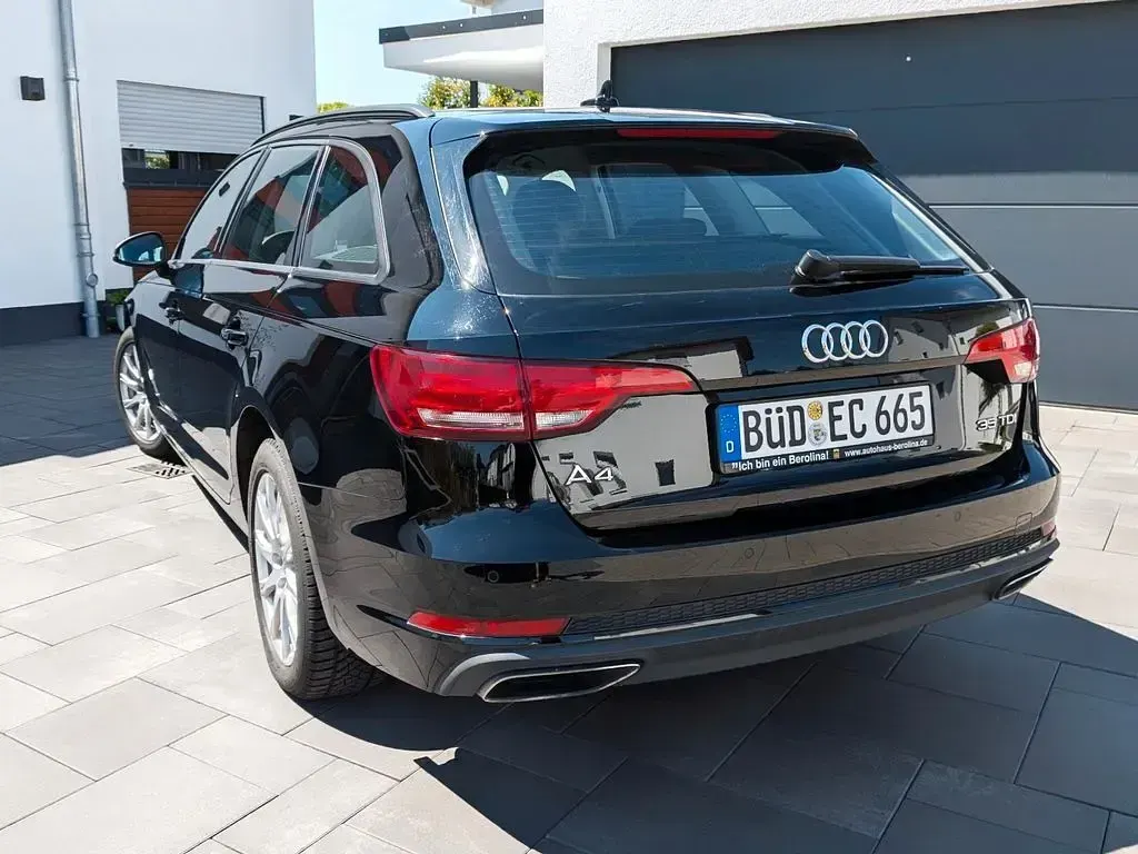Gebraucht Audi A4 150 PS (110 kW) 2019 Schwarz Kombi