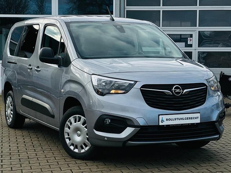 Grau Gebraucht 2023 Opel Combo Life Edition Van / Kleinbus | 33.900 € - Bild 1/4