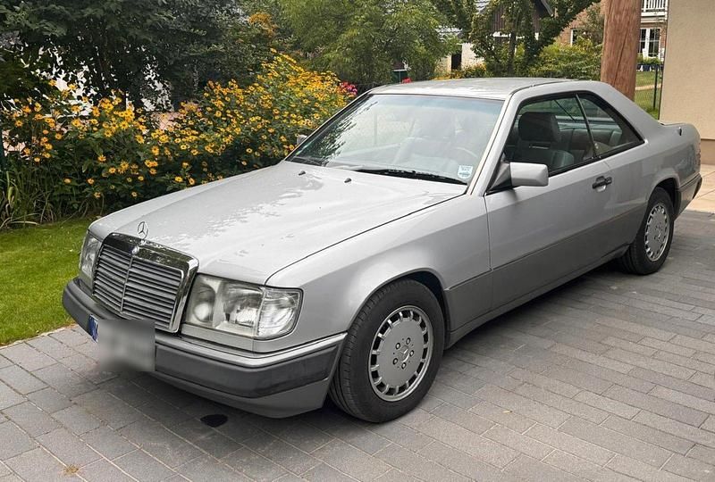 Silber Gebraucht 1990 Mercedes 300 Coupé | 17.900 € - Bild 1/4